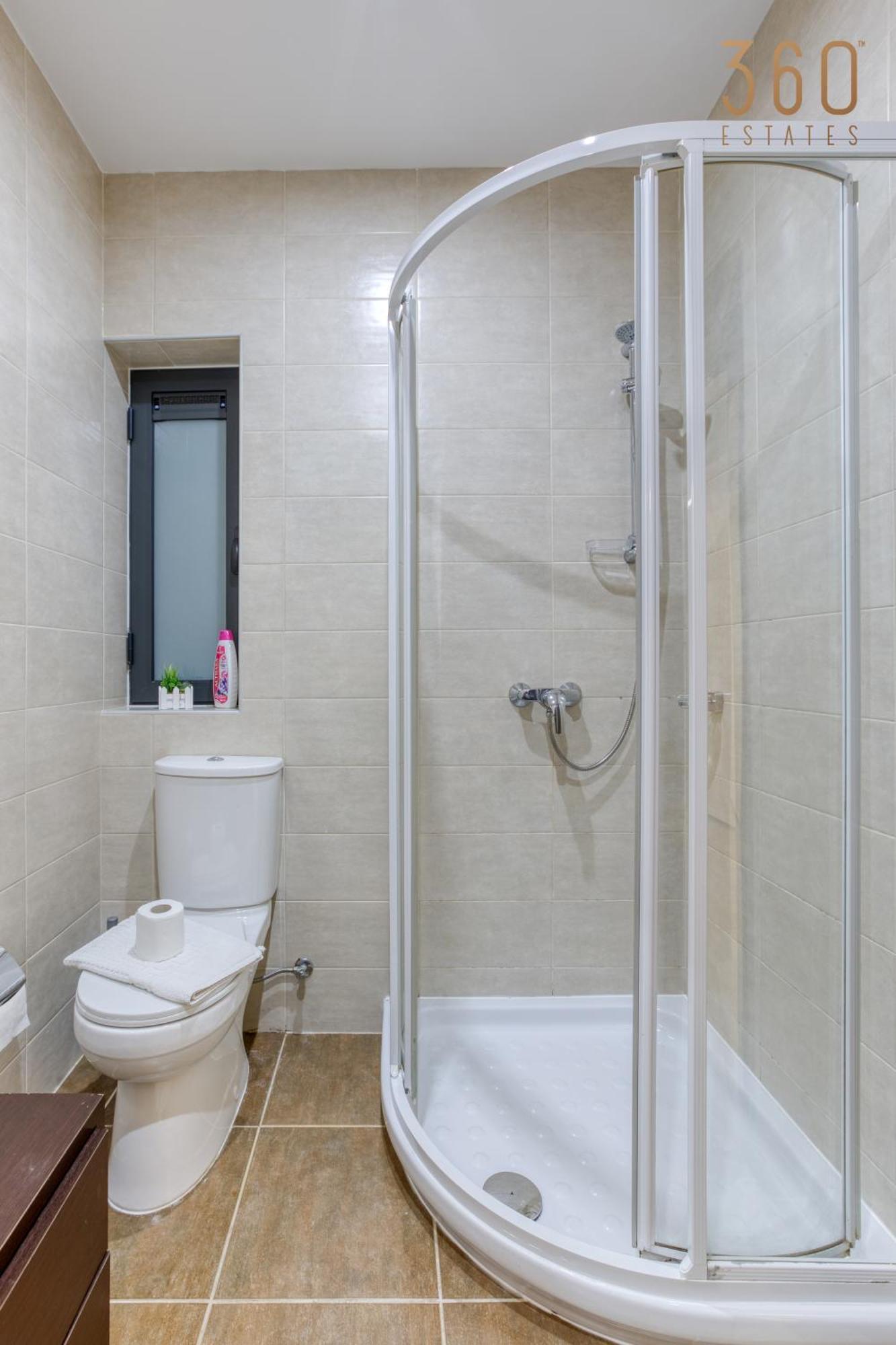 Designer, Luxurious 3br In Pender Gardens By 360 Estates San Julián