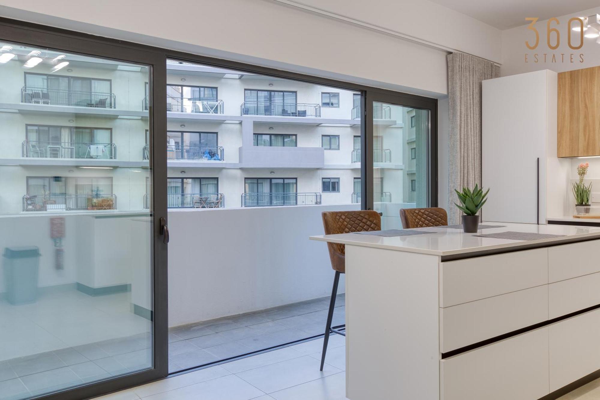 Designer, Luxurious 3br In Pender Gardens By 360 Estates * San Julián