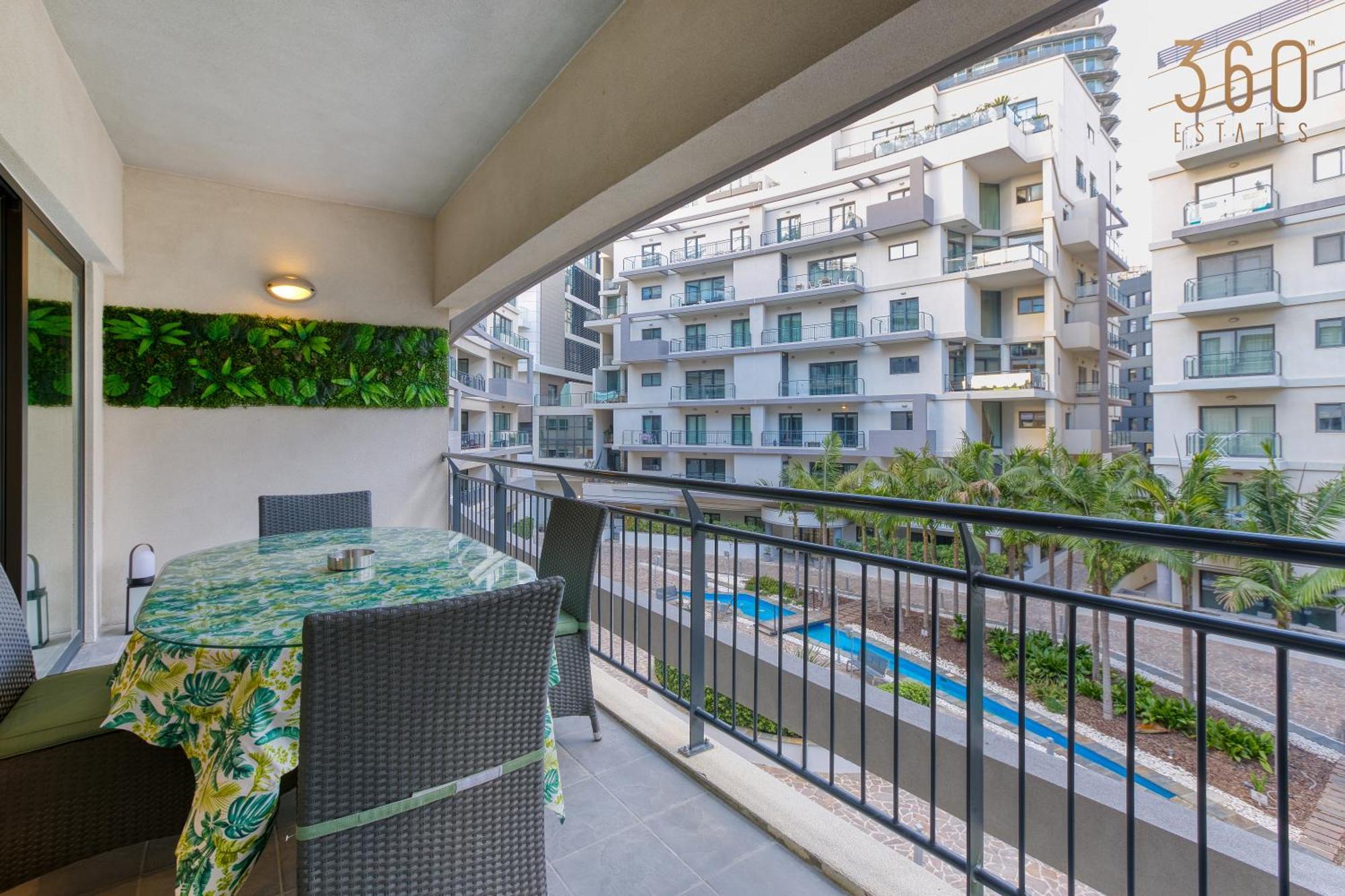 Designer, Luxurious 3br In Pender Gardens By 360 Estates * San Julián